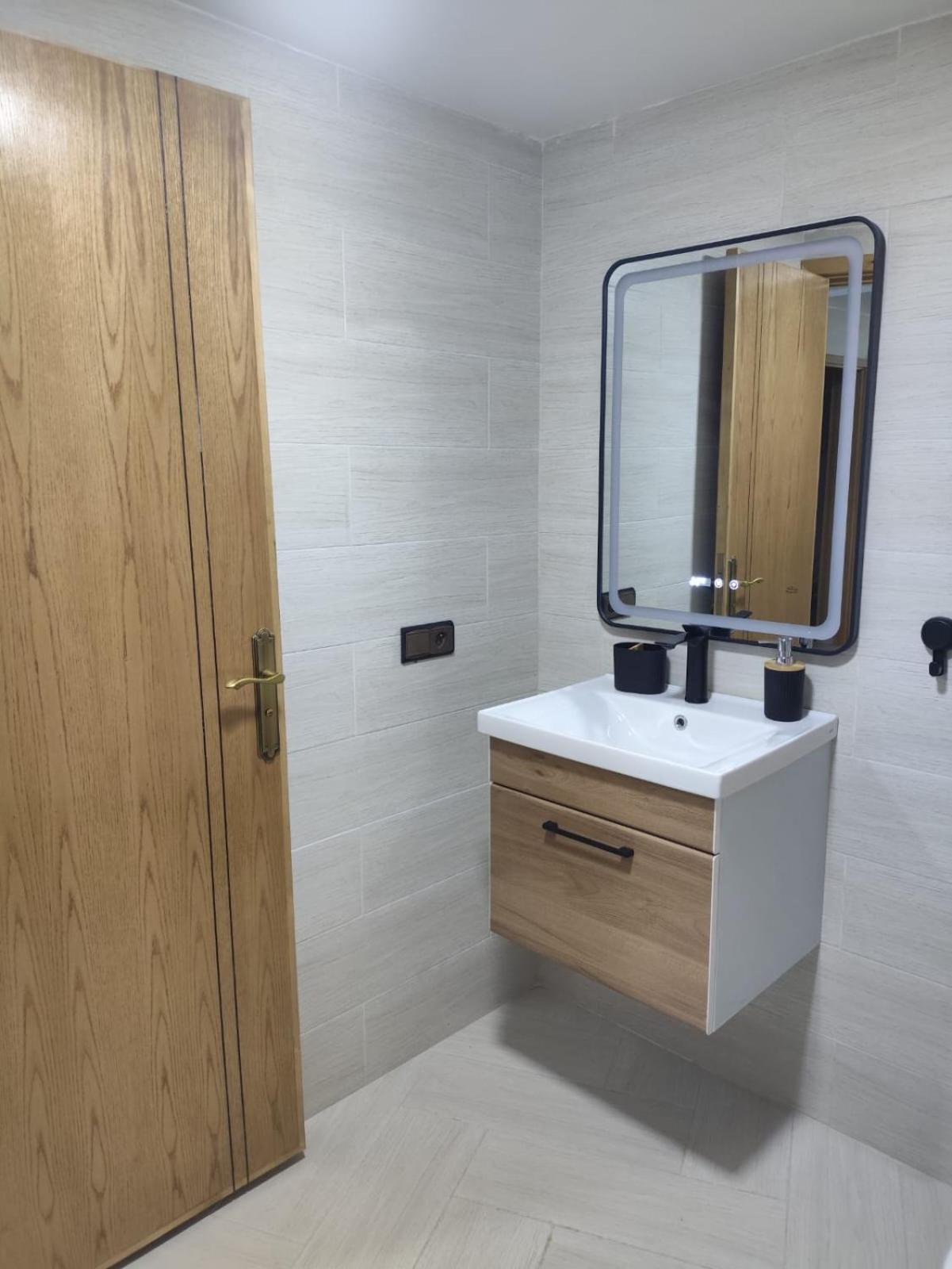 Apartamento Appartement A Tanger Malabata Piscine Ouverte, Proche Plage Tánger